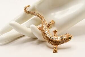 Vintage Rhinestone Lizard Brooch Gold Tone Green Eyes 3.5 Inch Figural Pin